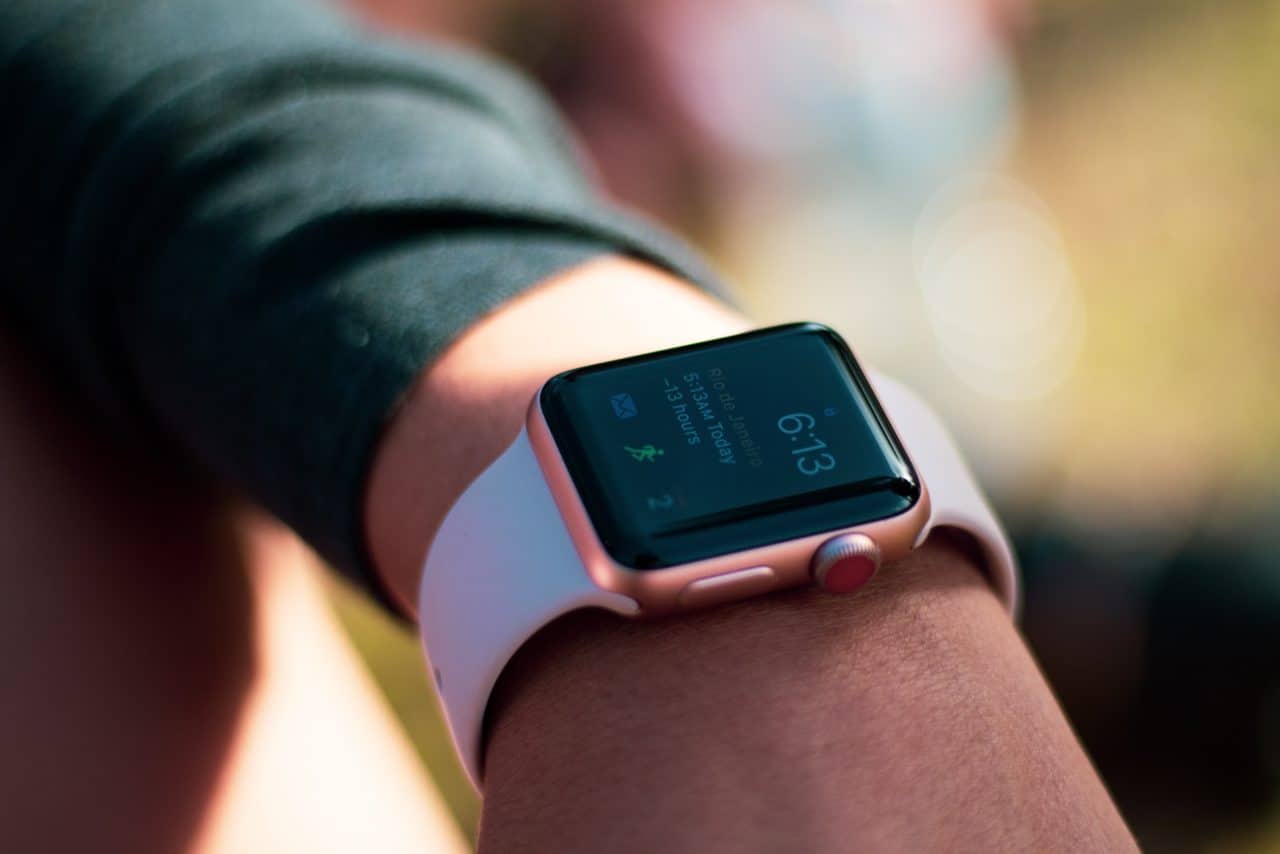 apple watch series 4 not charging