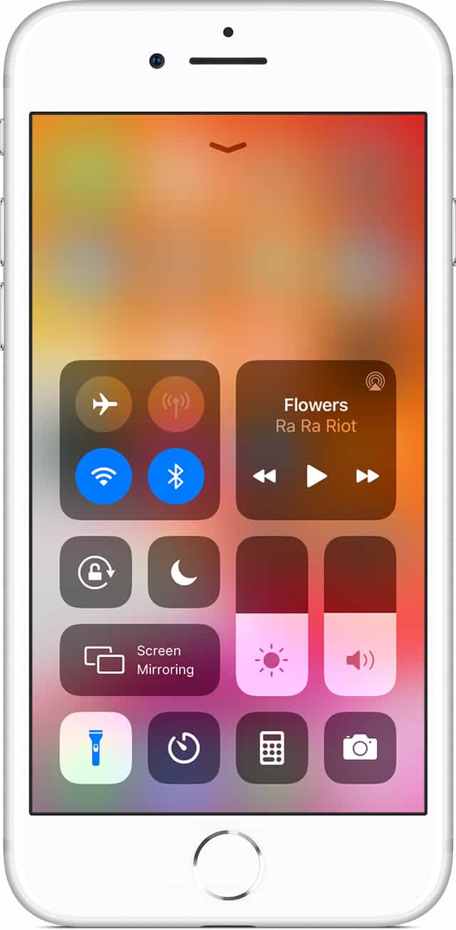 some methods through which you can access your iPhone flashlight